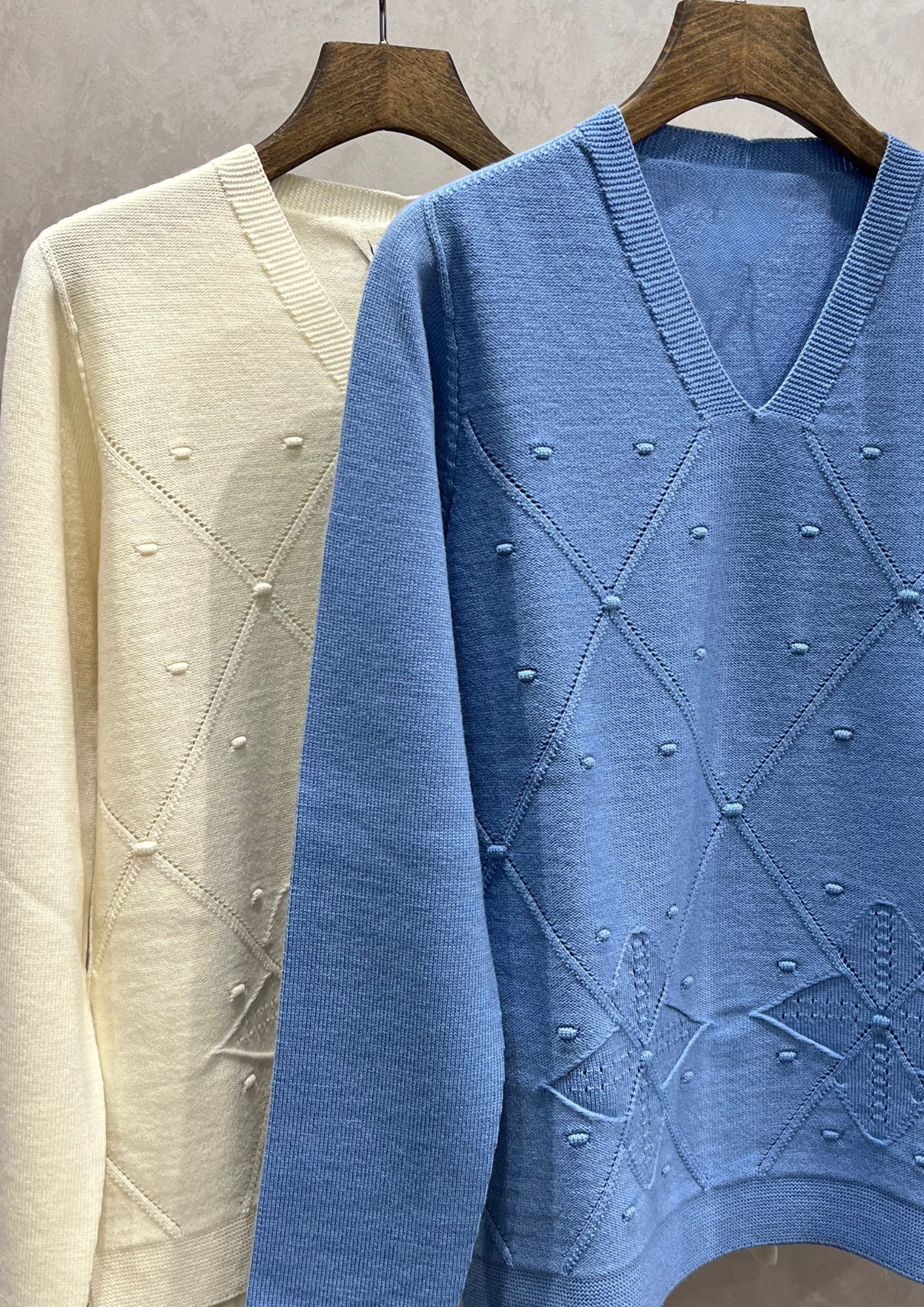 Maglia in pura lana vergine motivo montagna