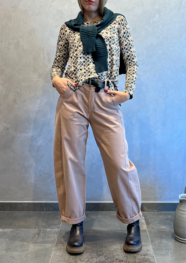 Pantalone barrel in cotonaccio con cintura