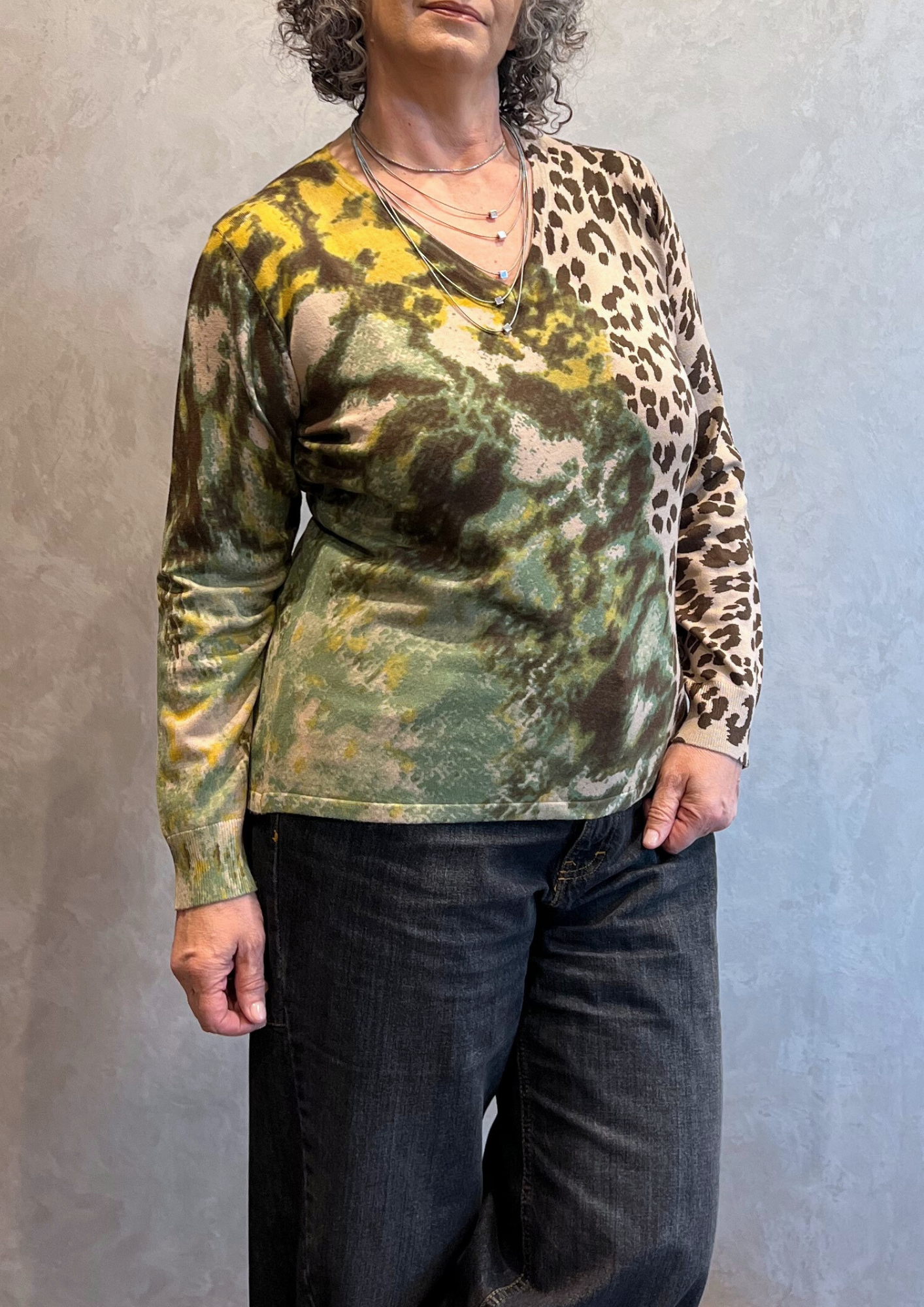 Maglia in viscosa felpata fantasia animalier