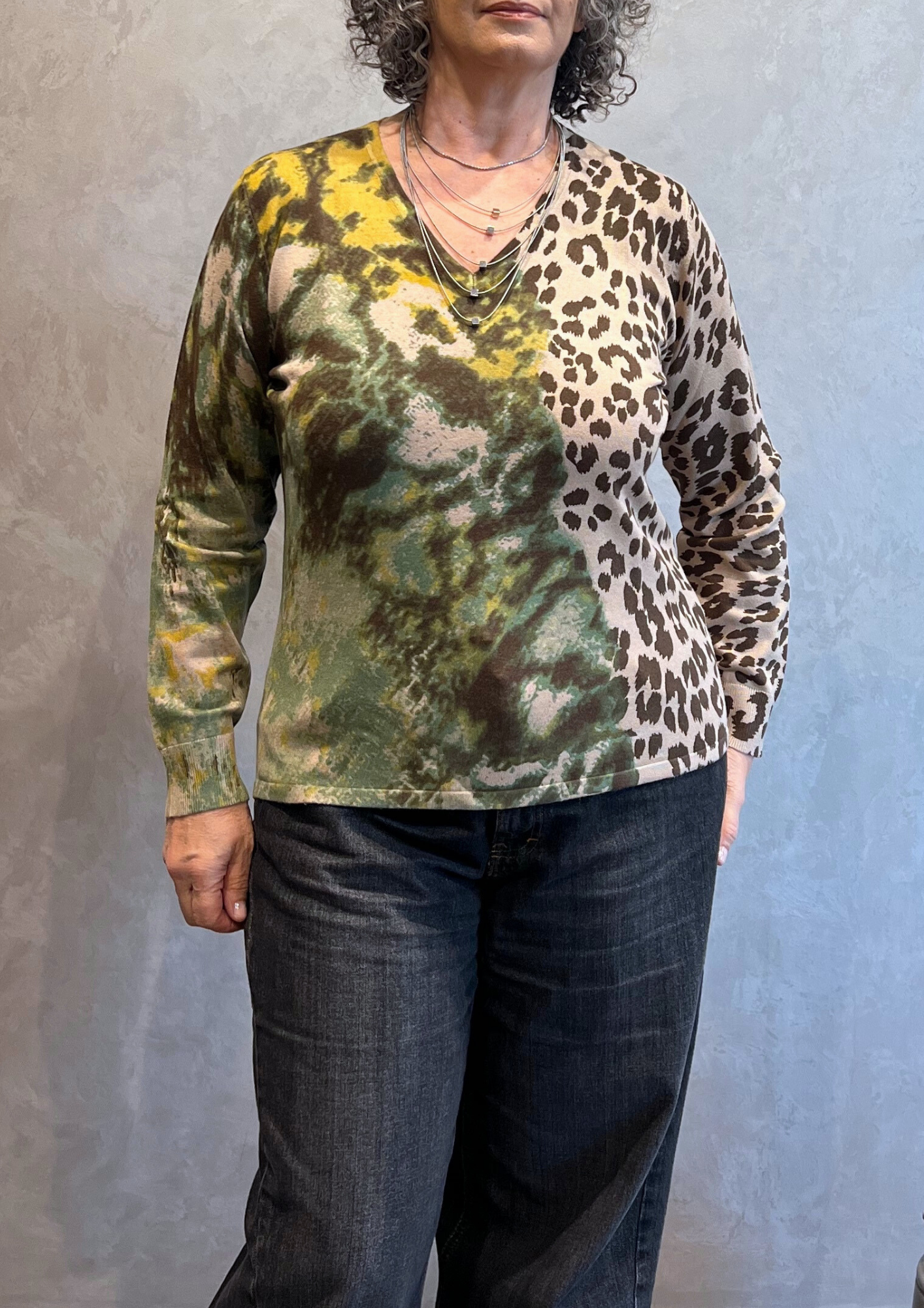 Maglia in viscosa felpata fantasia animalier