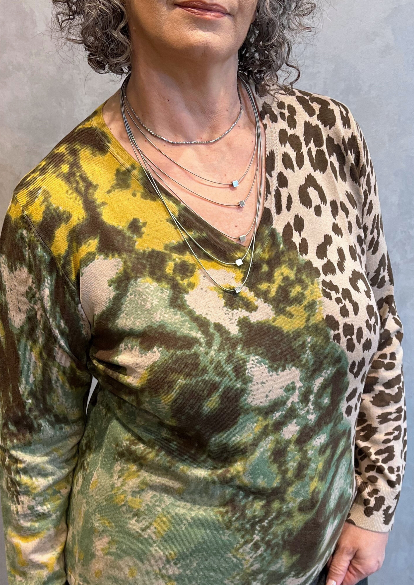 Maglia in viscosa felpata fantasia animalier