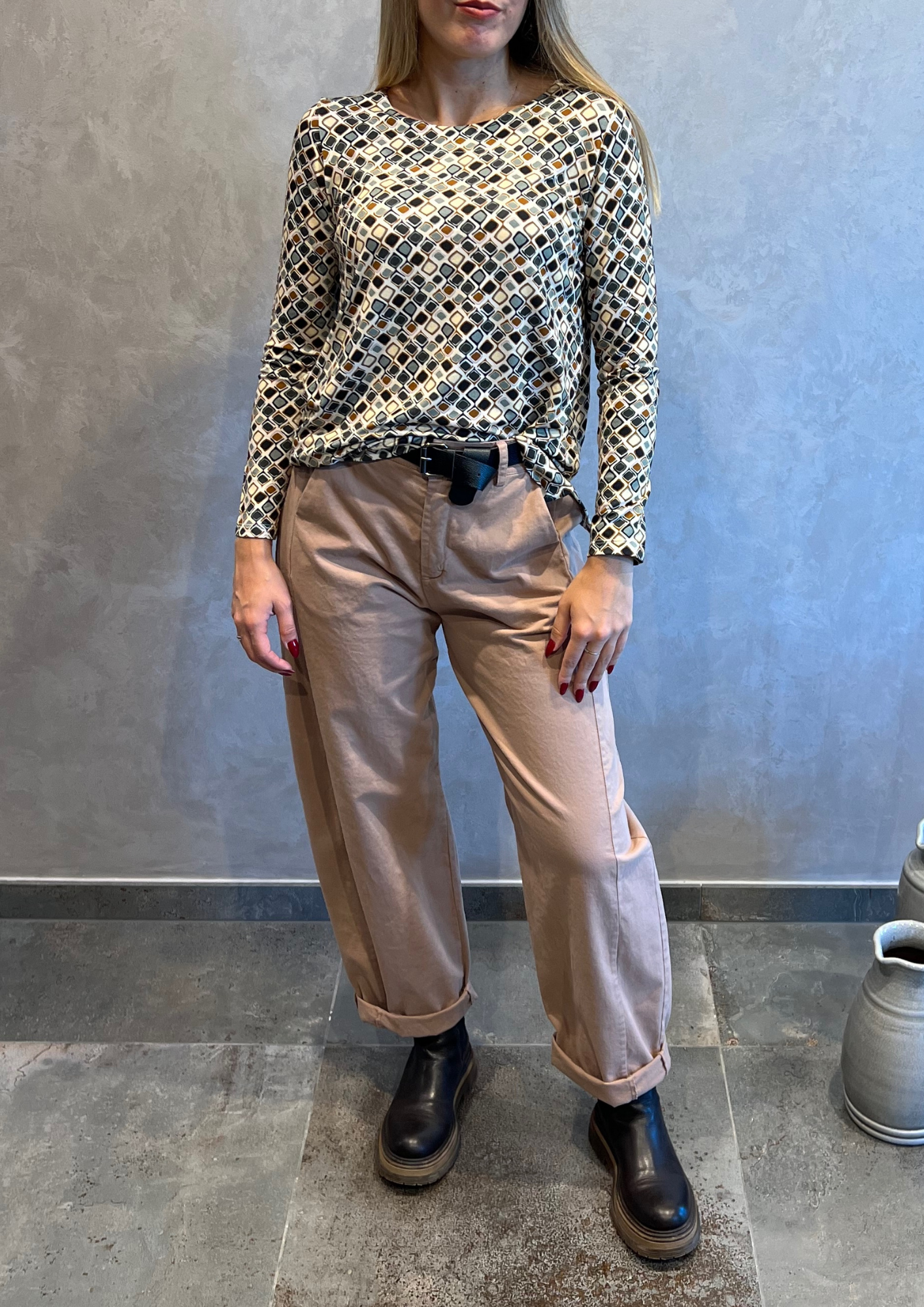 Pantalone barrel in cotonaccio con cintura