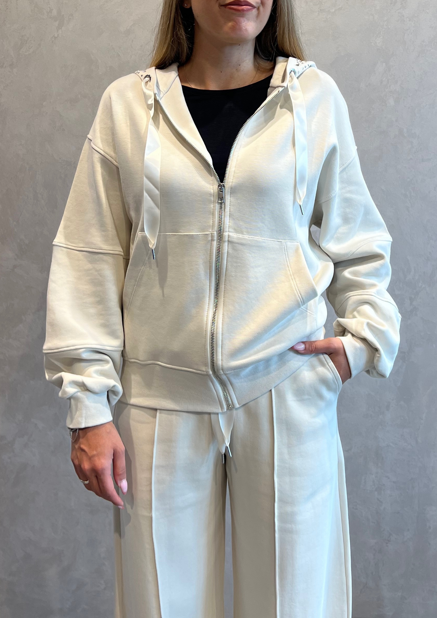Felpa zip garzata con cappuccio con strass