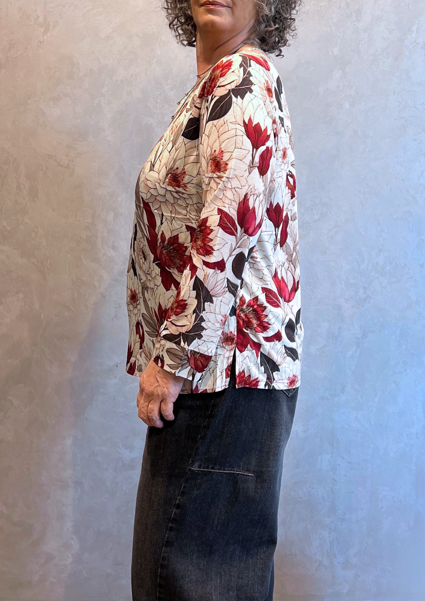 Blusa bimaterica morbida in fantasia floreale