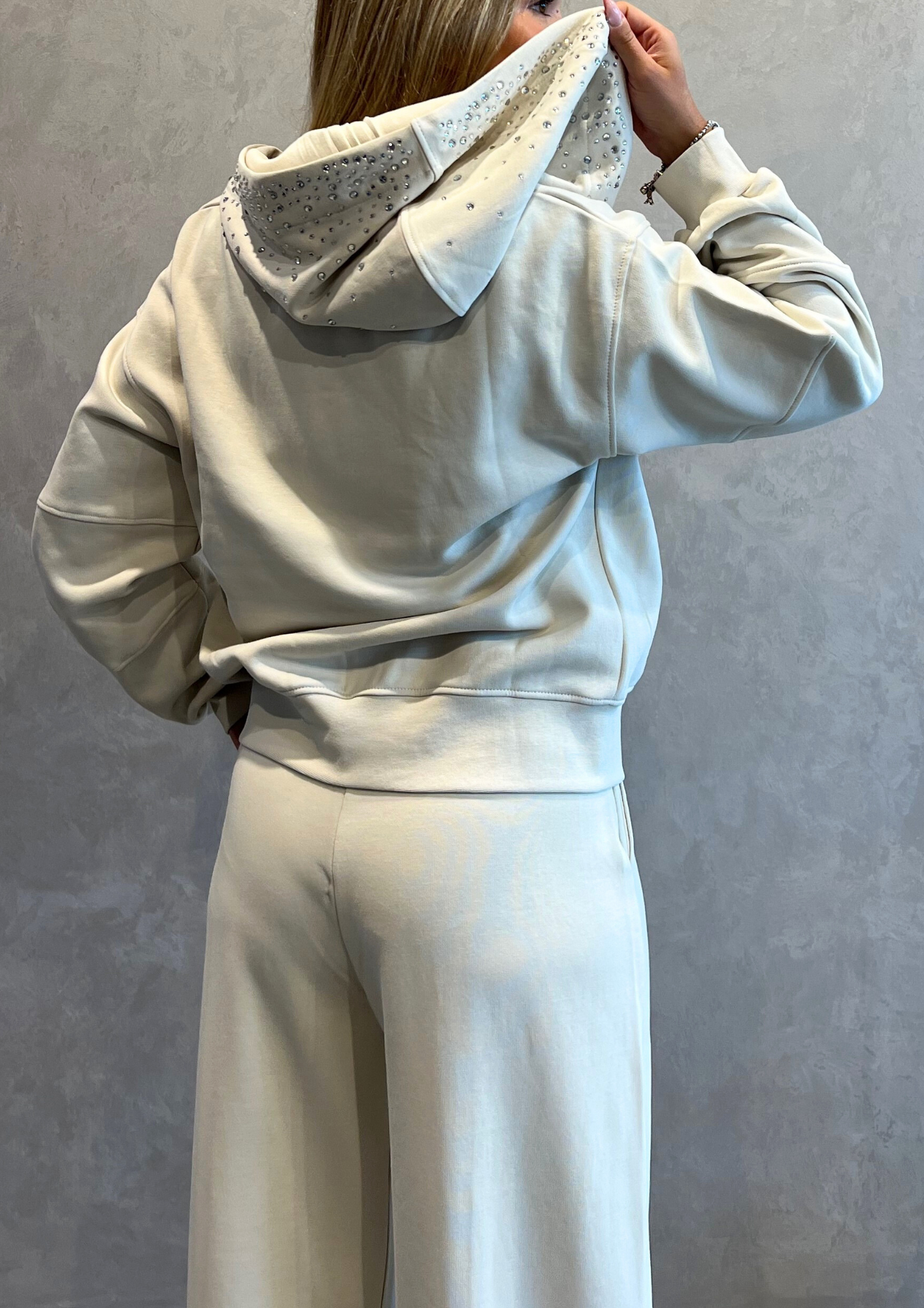 Felpa zip garzata con cappuccio con strass