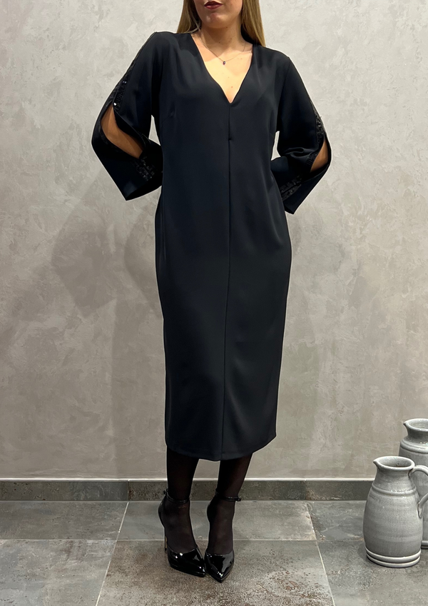 Abito over fluido con dettaglio paillettes