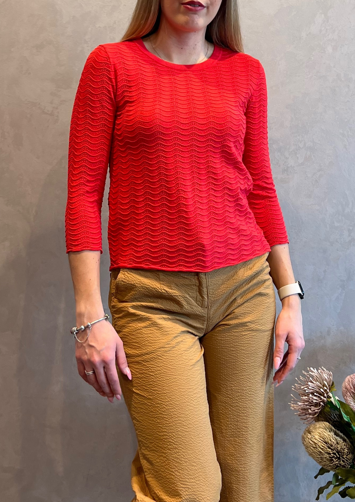 Maglia lineata in filo di viscosa con costina ondulata