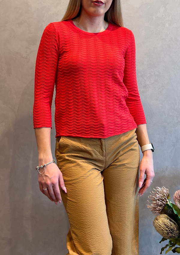Maglia lineata in filo di viscosa con costina ondulata