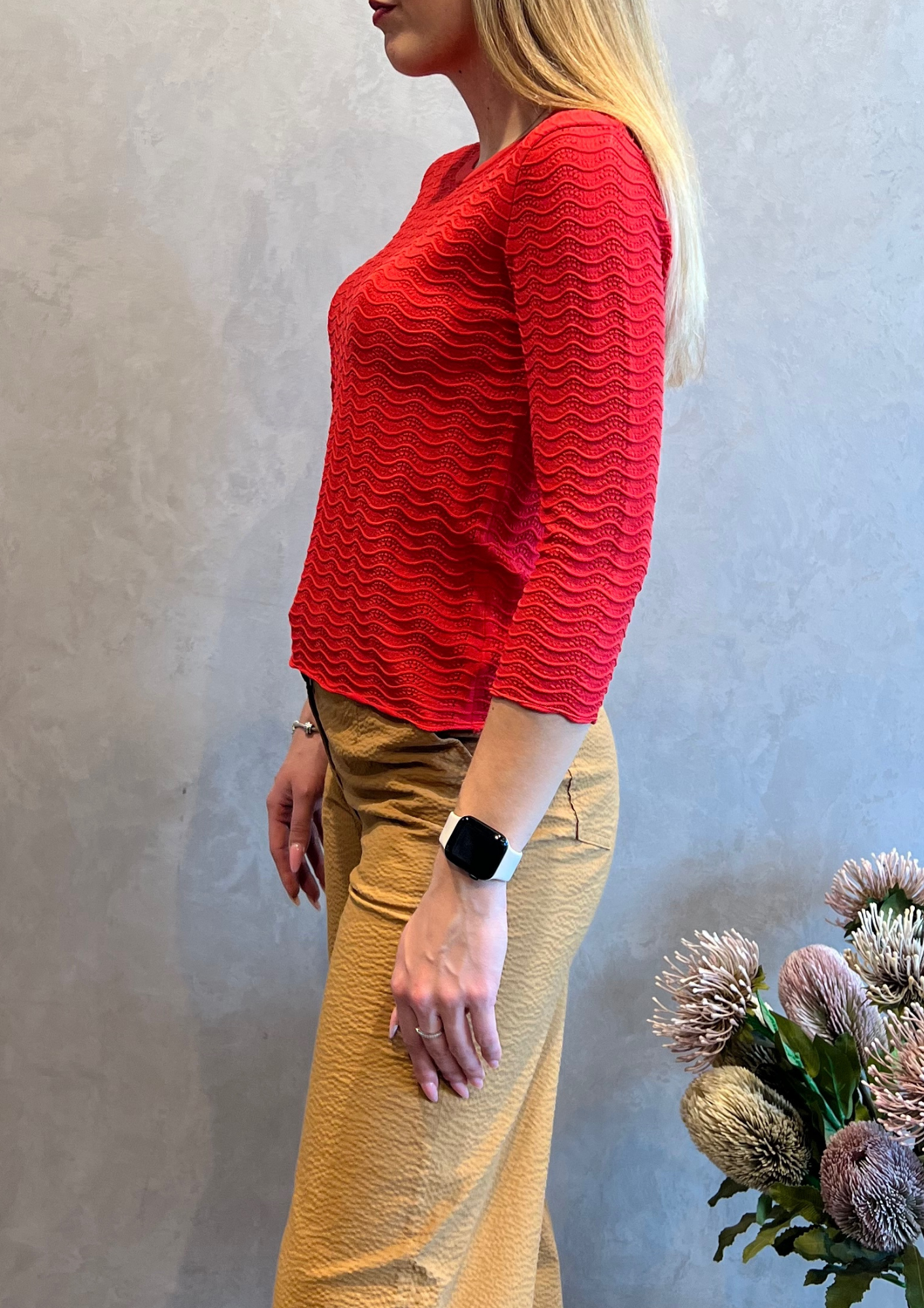 Maglia lineata in filo di viscosa con costina ondulata