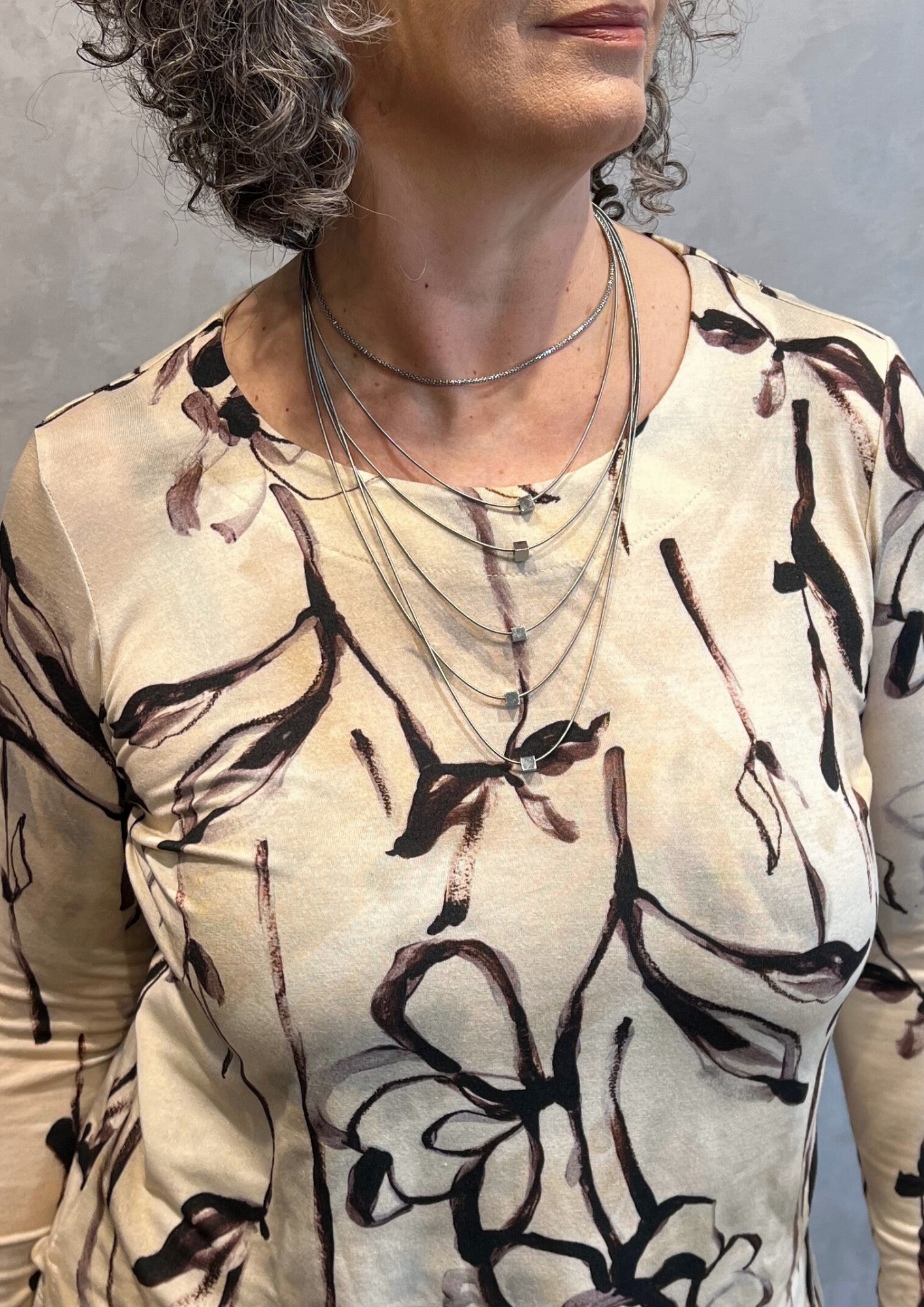 T-shirt in jersey di viscosa fantasia