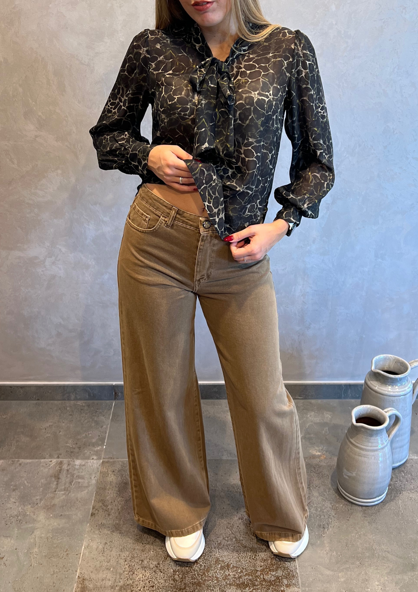Blusa 100% viscosa stampa animalier con fiocco