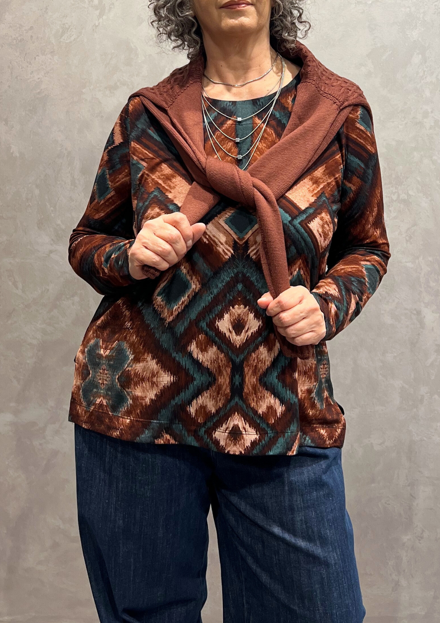 T-shirt in jersey di viscosa fantasia