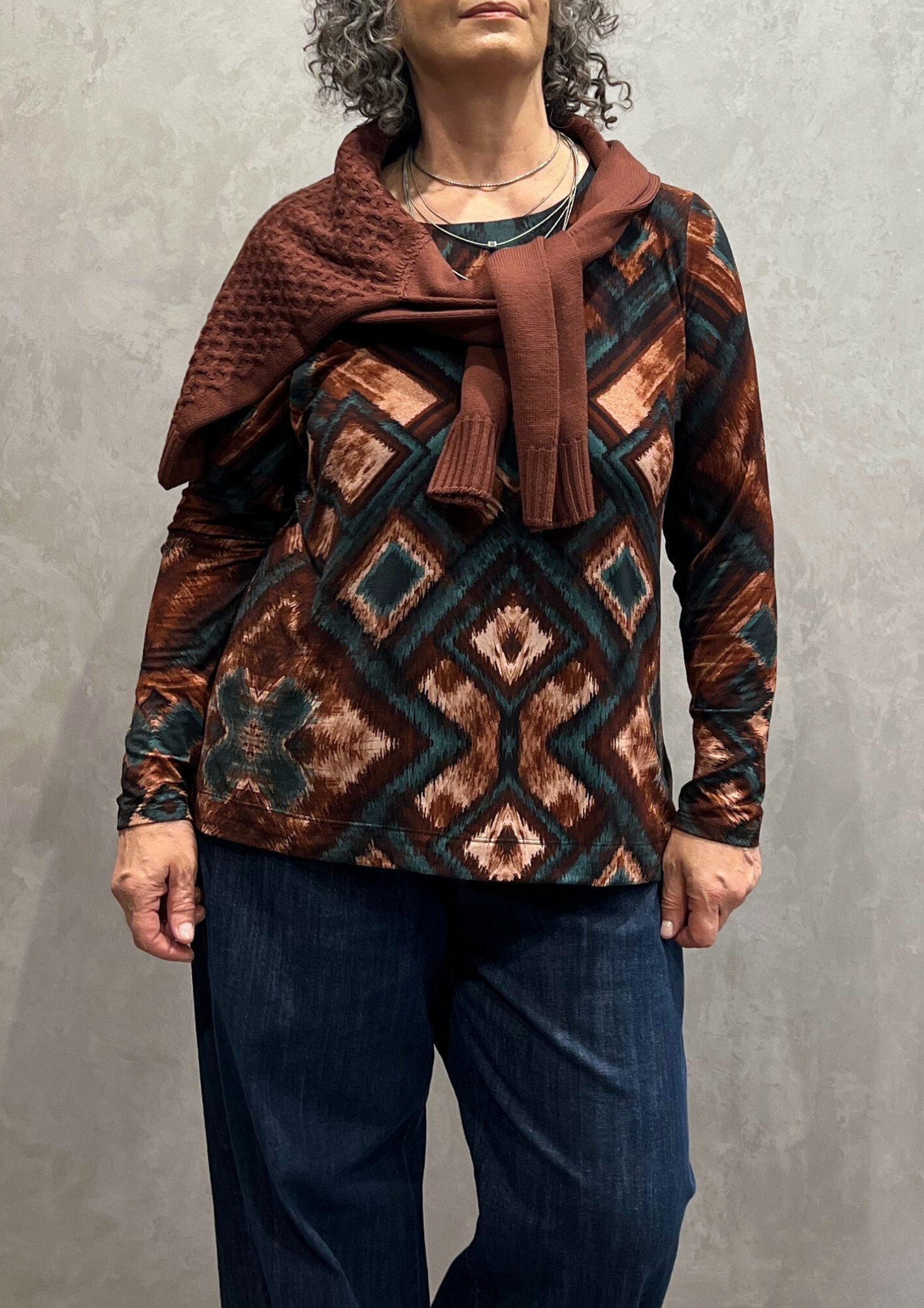 T-shirt in jersey di viscosa fantasia