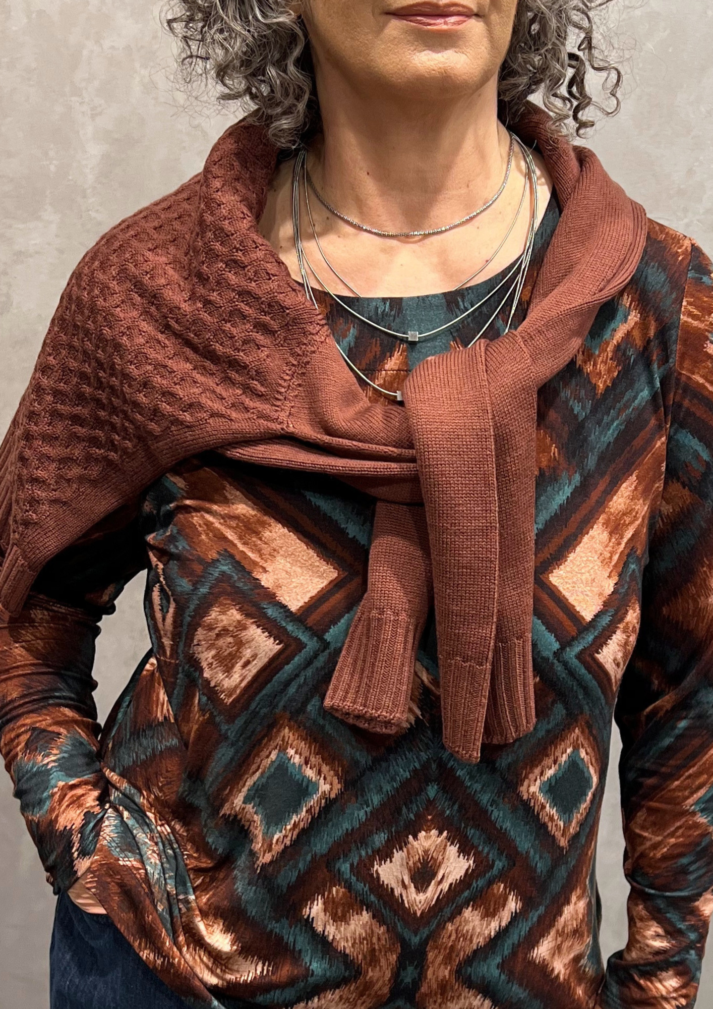 T-shirt in jersey di viscosa fantasia