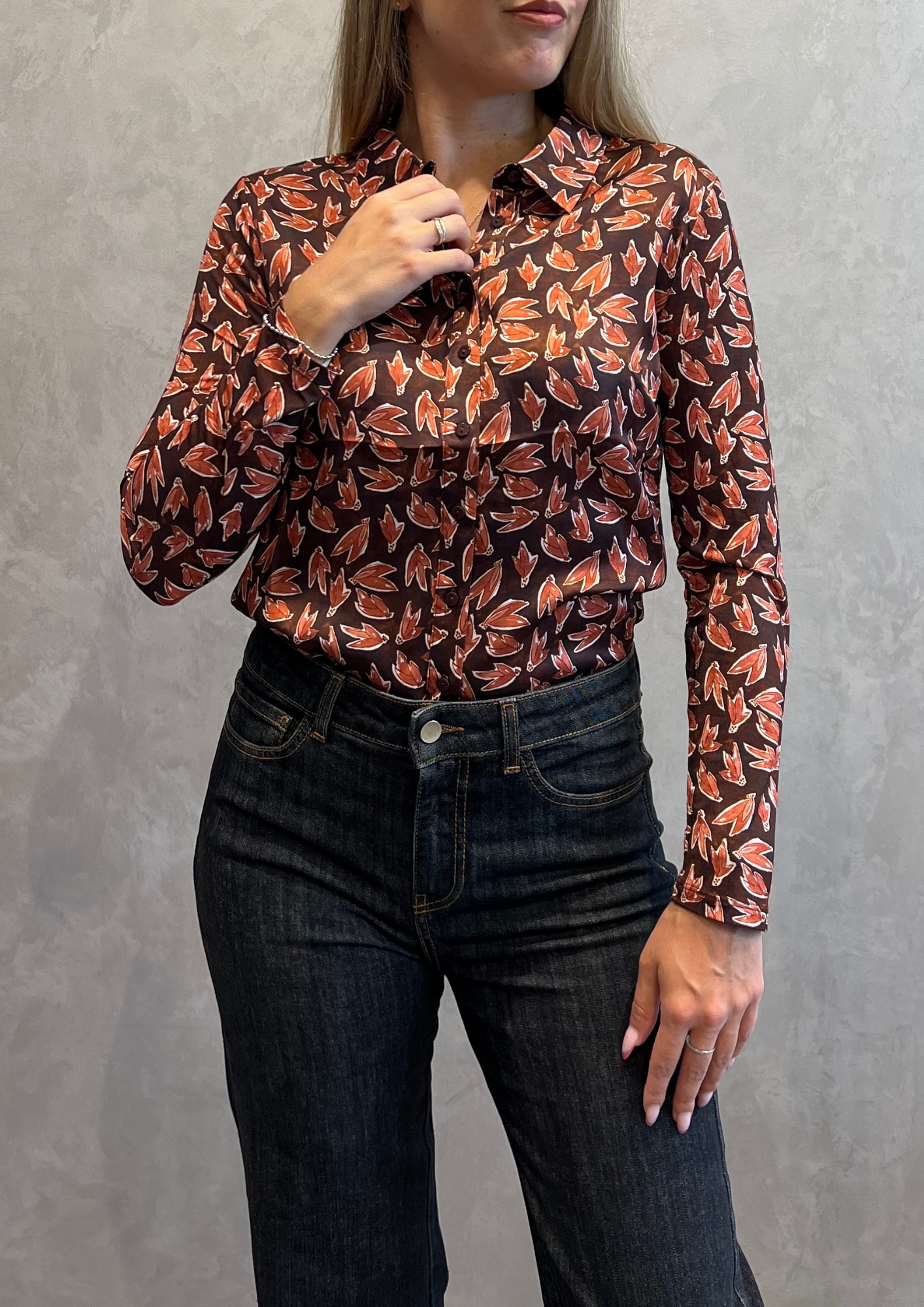 Camicia bimaterica in fantasia foglie