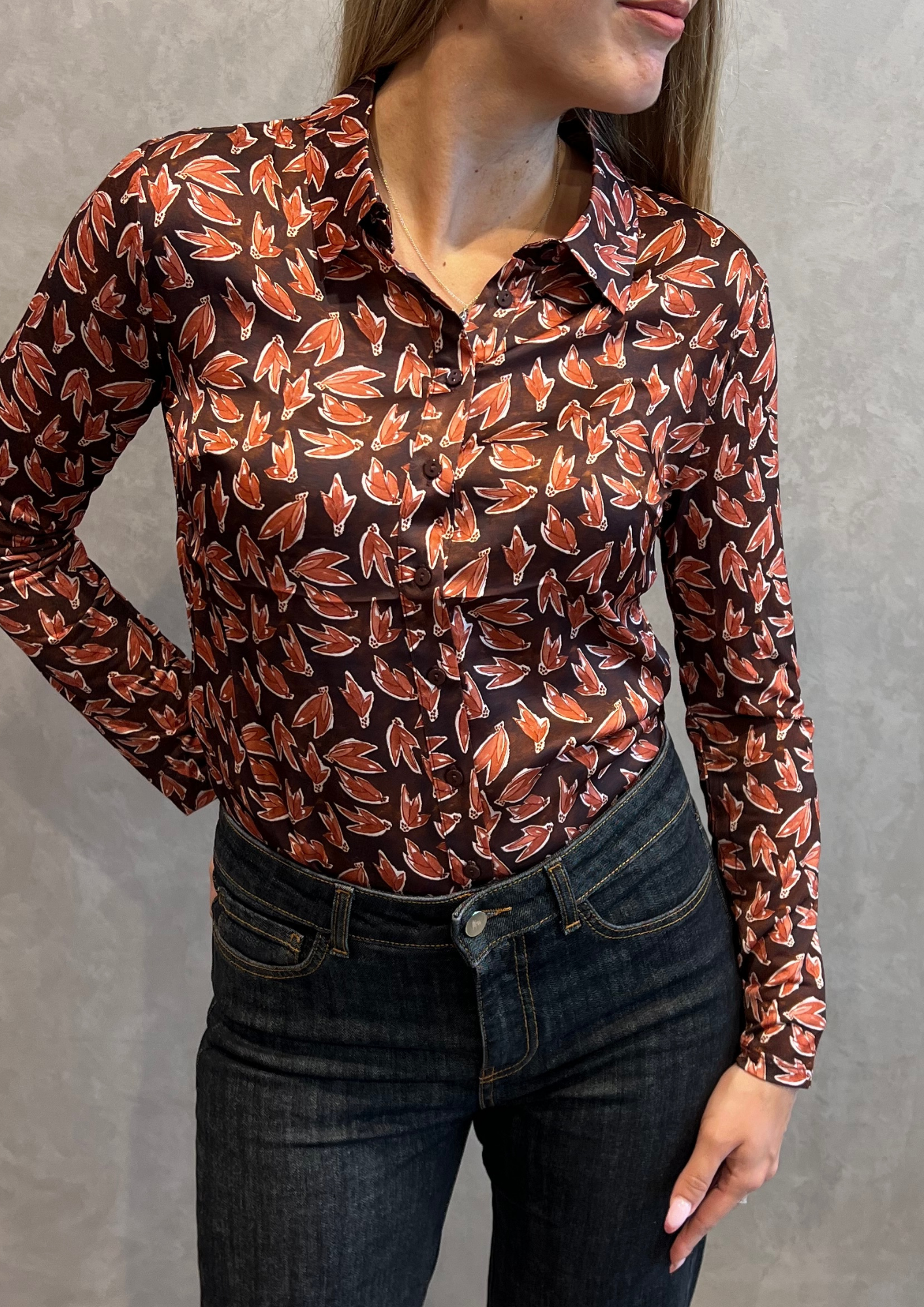 Camicia bimaterica in fantasia foglie